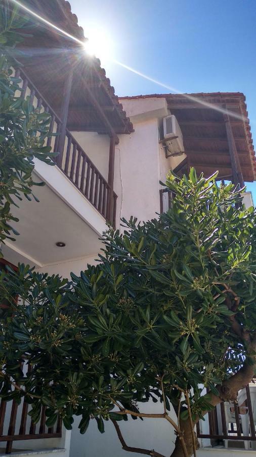 Ilaira Aparthotel สกาลา เอเรโซ ภายนอก รูปภาพ